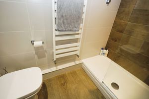 En-suite- click for photo gallery